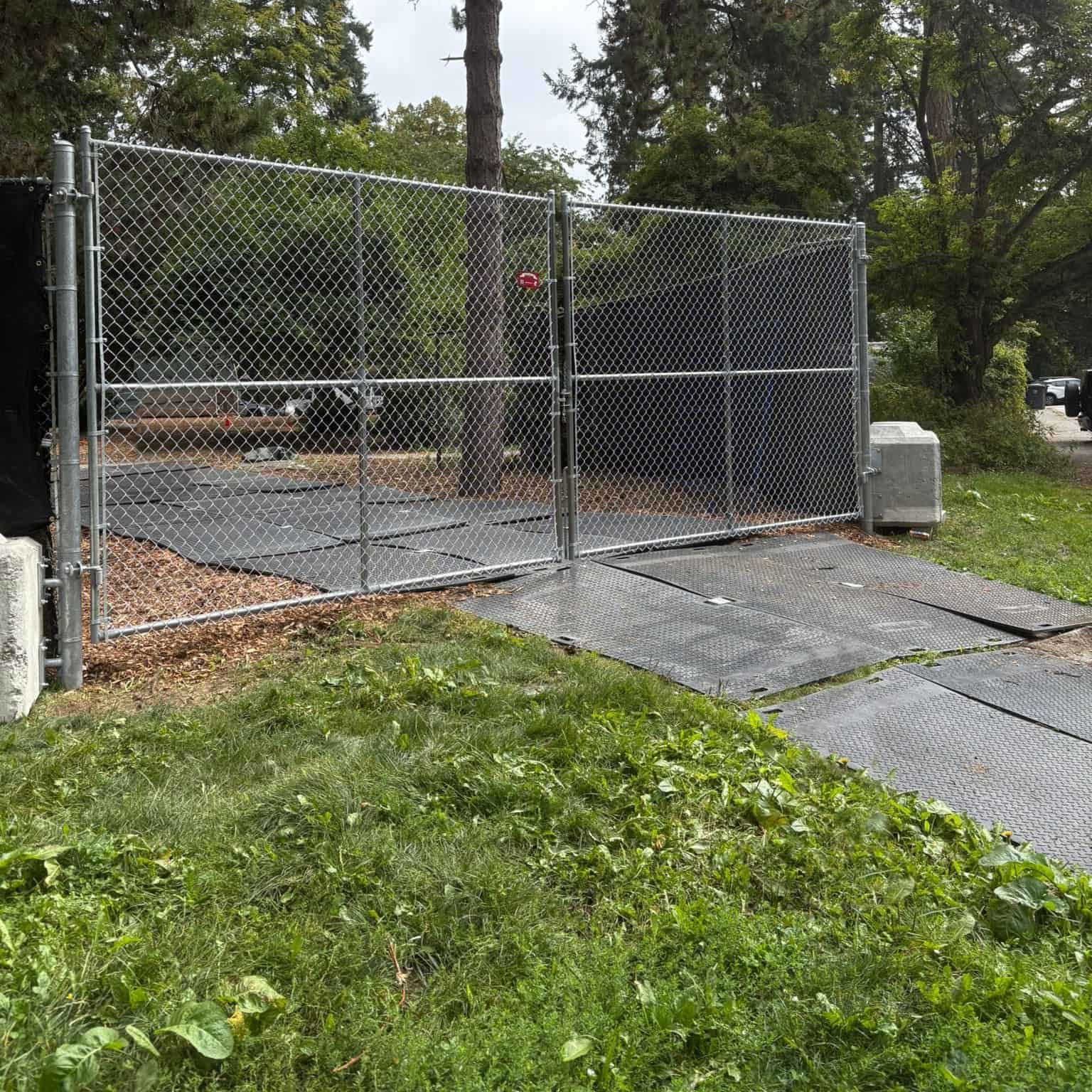 Commercial & Industrial Fencing in Vancouver - Raybern Erectors - Image 2