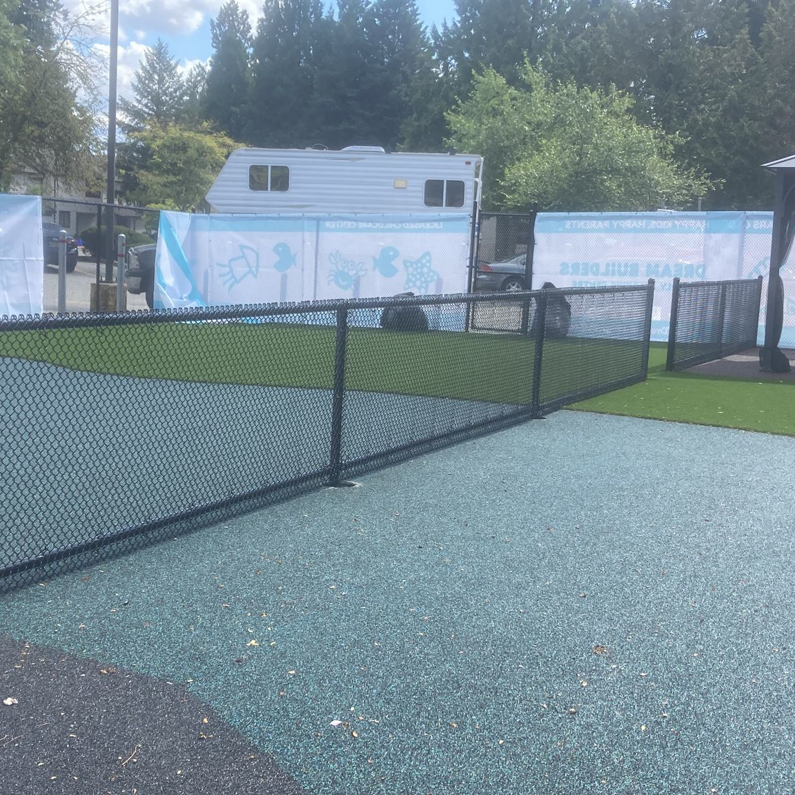 Fence Installation Port Coquitlam – Raybern Erectors – Image 3 Fence Installation Port Coquitlam - Raybern Erectors - Image 3