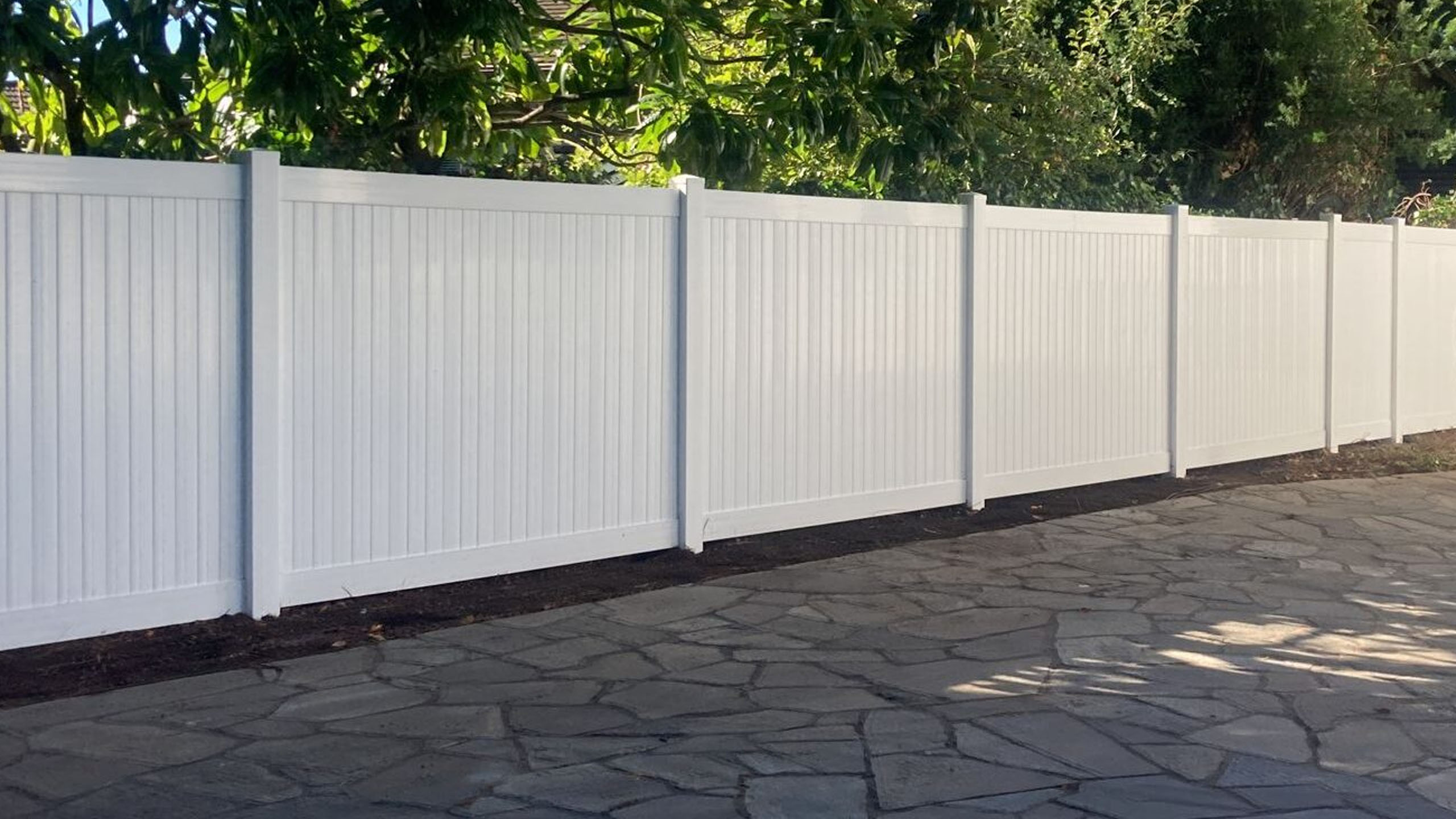 Choosing the Right Fence Height for Vancouver Residential Properties - Image 1