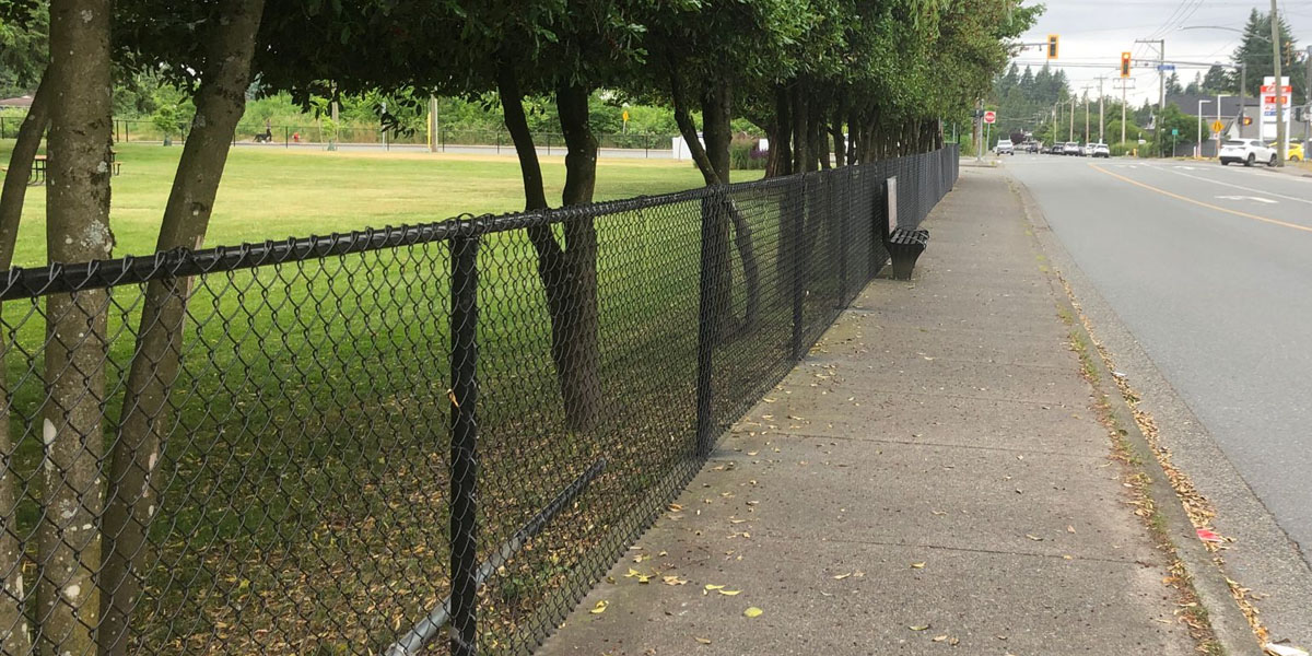 9 Questions to Ask a Fence Contractor Before You Hire Them - Image 2